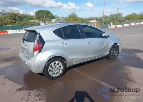 2015 Toyota Prius C Four/One/Three/Two из США, поврежденный, VIN JTDKDTB36F1578113